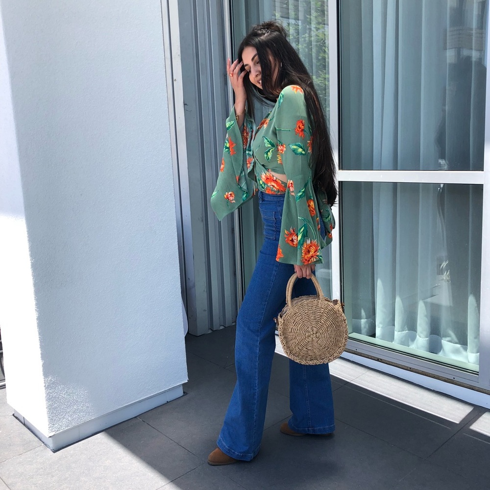 LAST ONE! New Floral Tie Up Top - Picture 5 of 6